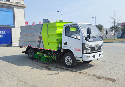 專力牌東風(fēng)福瑞卡5方掃路車 城市環(huán)衛(wèi)的得力助手