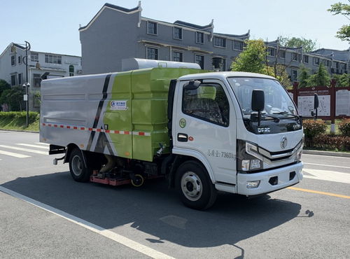 自動掃路車與8方掃路車價格解析 環(huán)衛(wèi)車輛投資指南